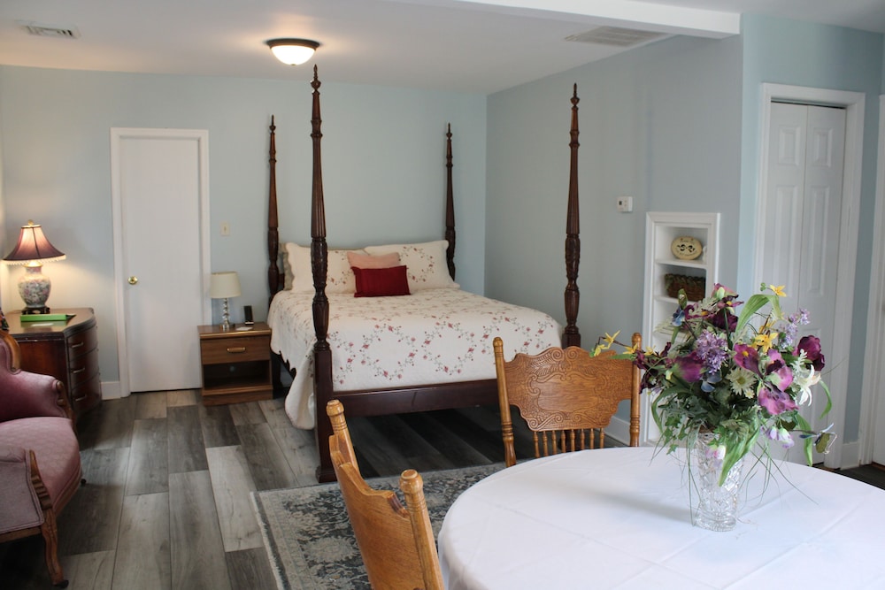 Signature Studio Suite, 1 Bedroom, Non Smoking, Kitchenette