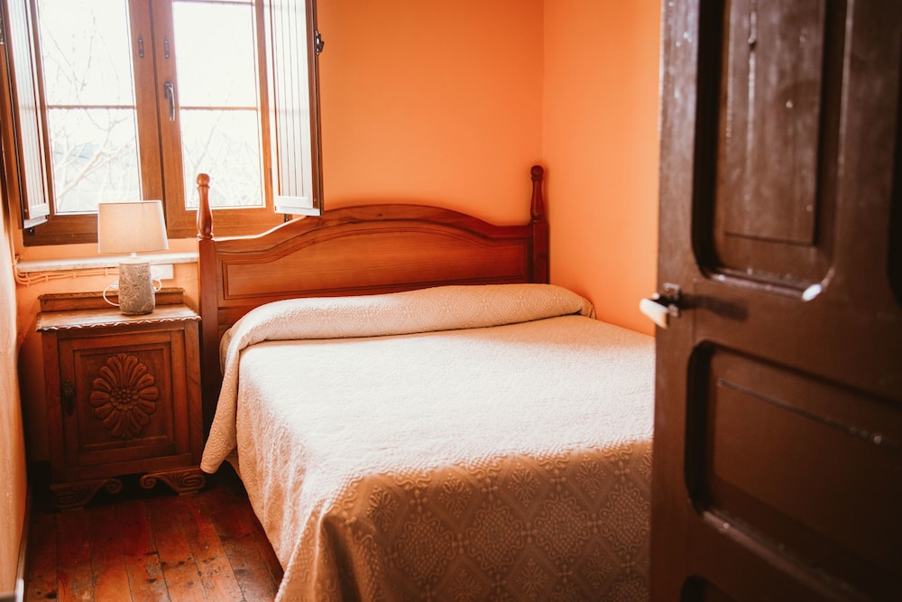 Traditional Cottage, 4 Bedrooms photo 3