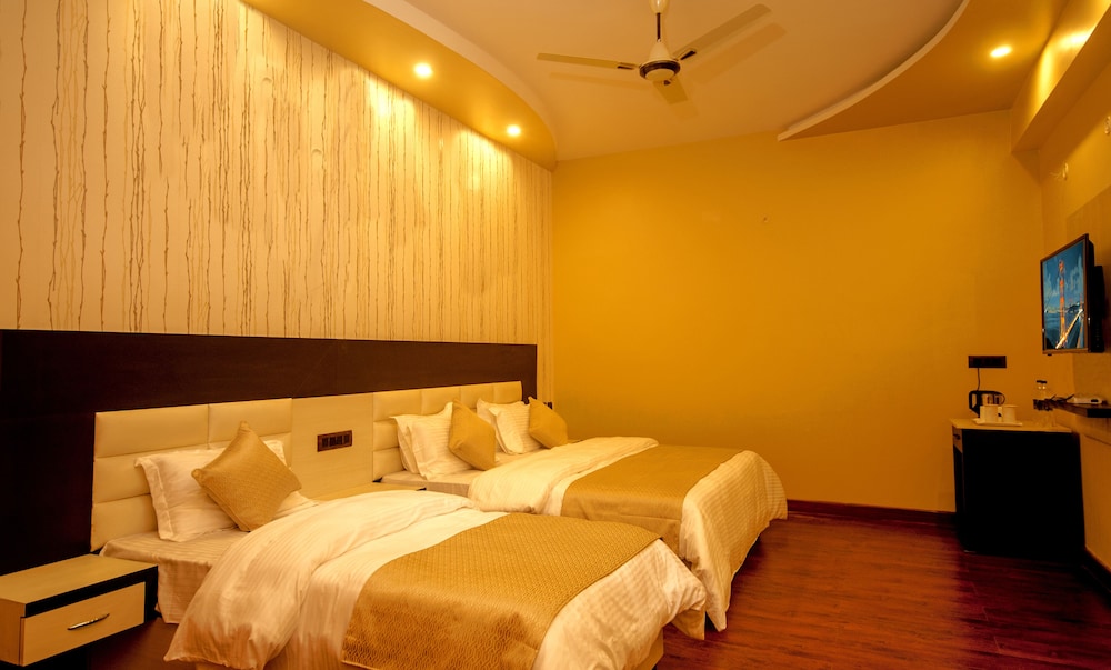 Magpie Room - Photo 1