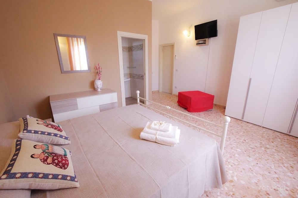 Double Room, Private Bathroom (Brownie) photo 2