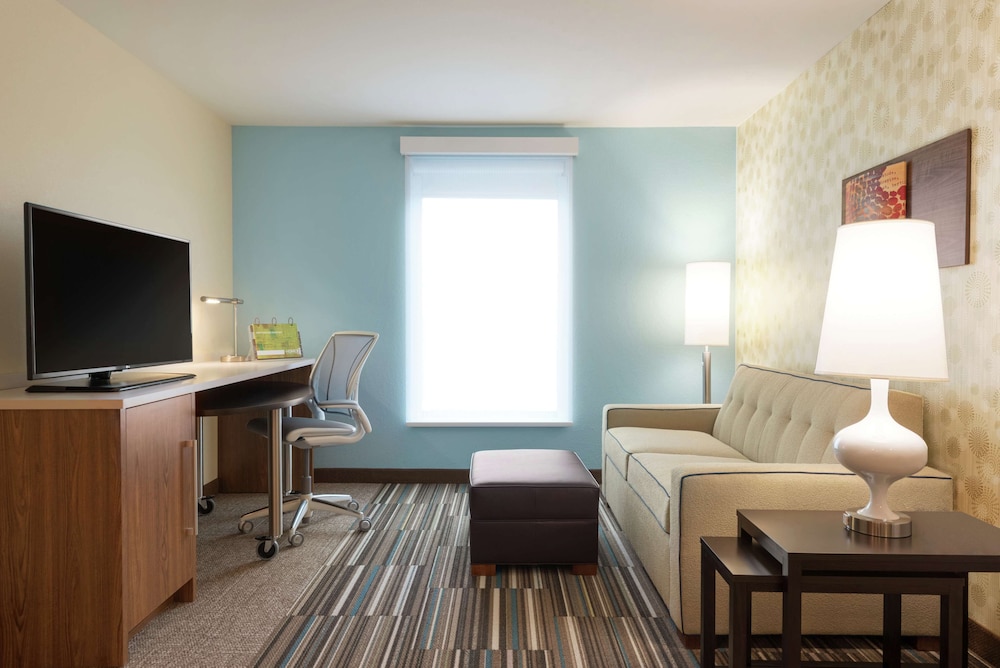 Suite, 1 Queen Bed, Accessible, Bathtub photo 1