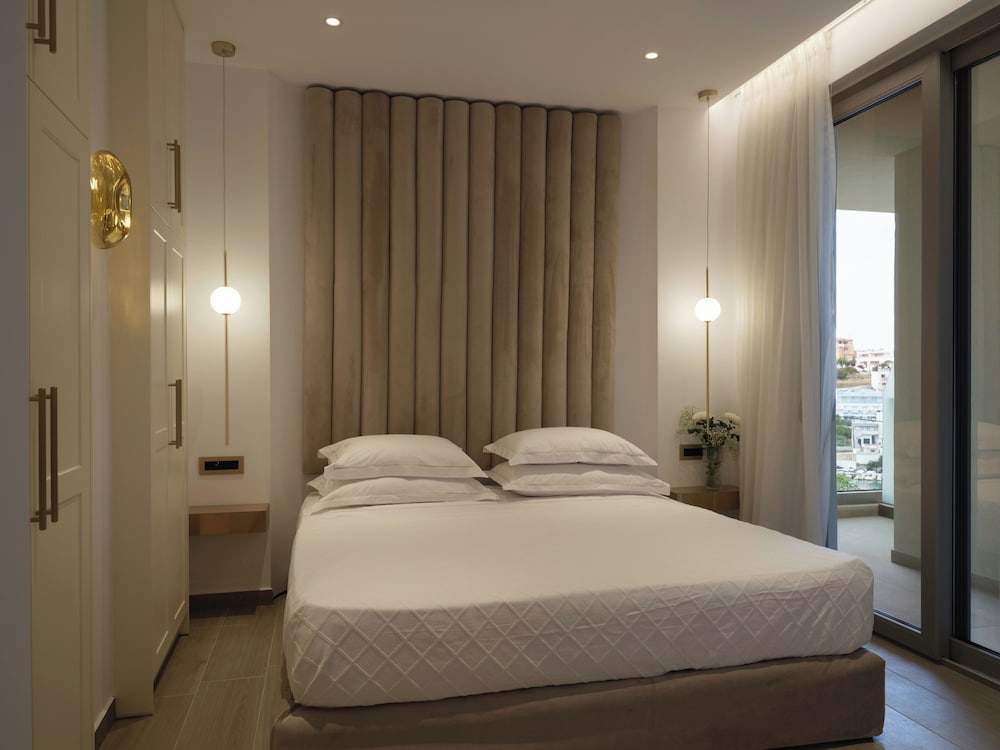 Superior One Bedroom Suite with Sea View