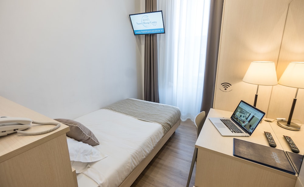 Superior Single Room, 1 Large Twin Bed, Ensuite photo 3