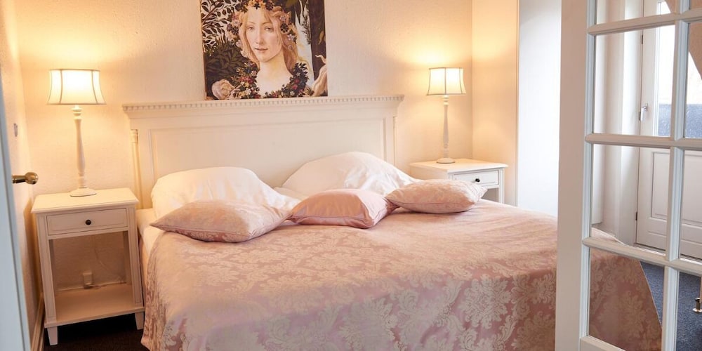 Basic Suite photo 2