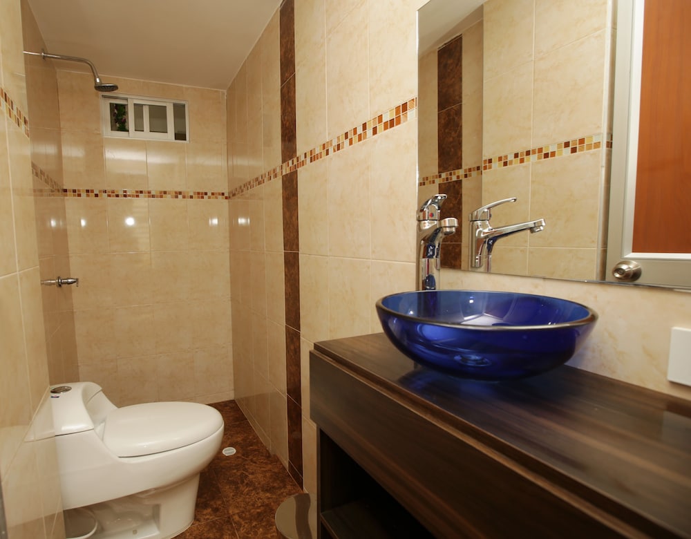 Premium Room, 1 King Bed photo 3