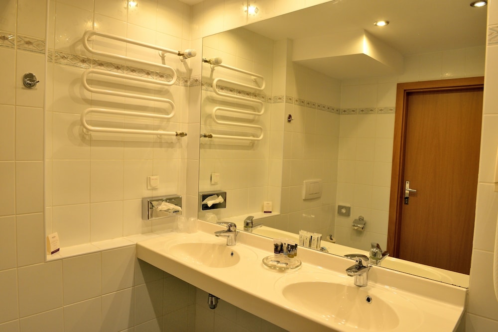Classic Room, 2 Twin Beds - Photo 5