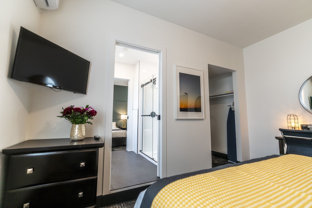 Premier Triple Room photo 3