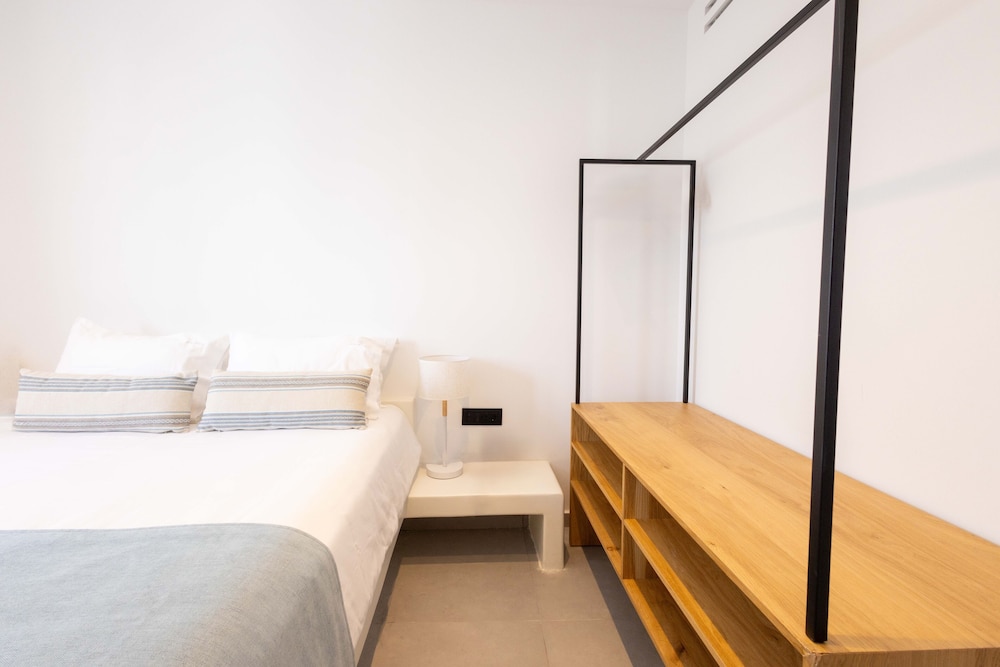 Comfort Deluxe Family Courtyard Room - Photo 2