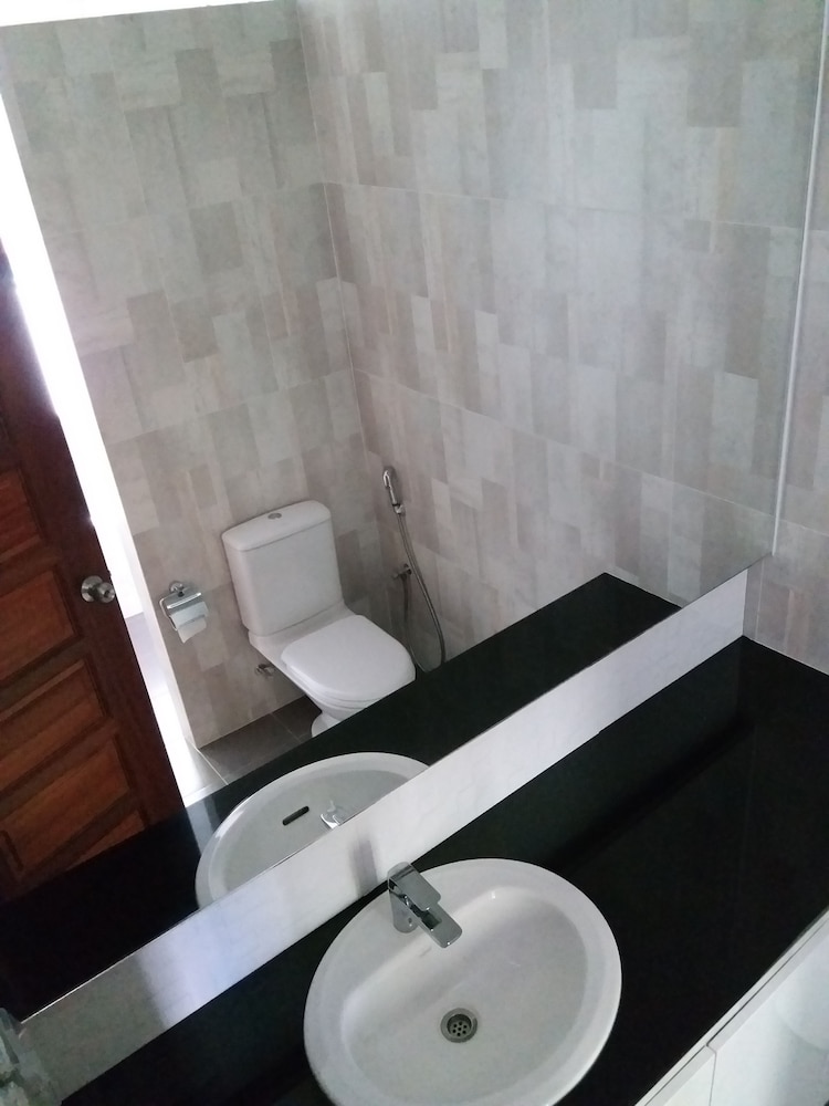 Deluxe Double Room, 1 King Bed, Smoking, Park View photo 3
