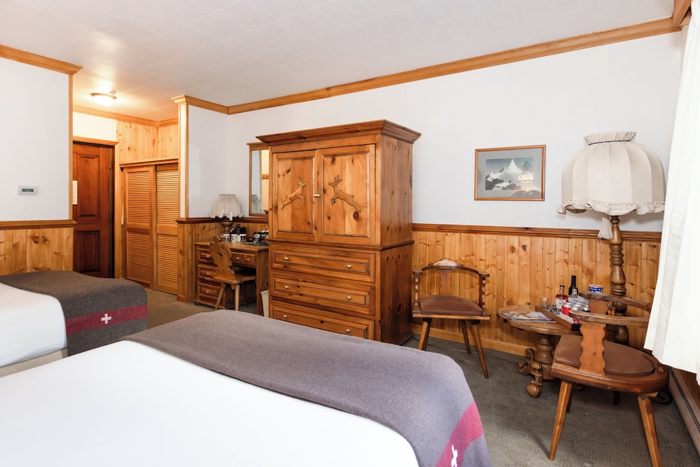 Standard Room, 2 Double Beds photo 3