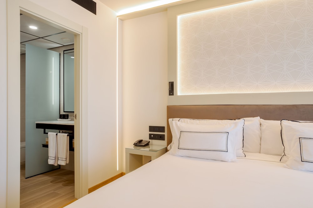 The Level Premium Room Adults Only - Photo 4