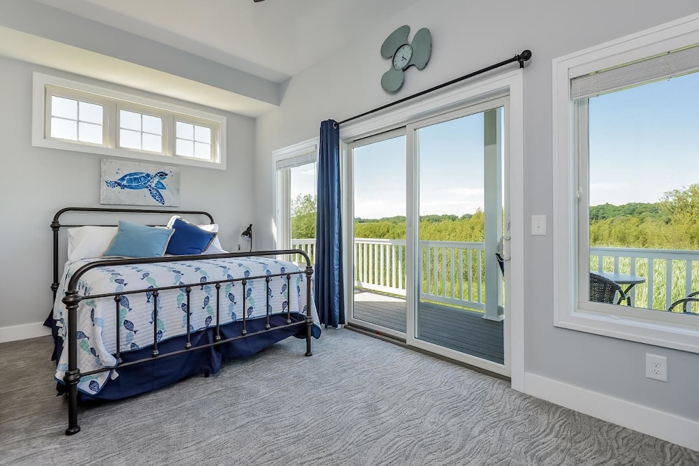 Condo, 3 Bedrooms, Lake View photo 1