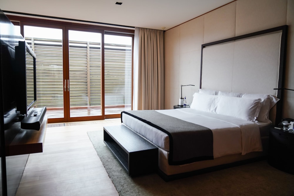 Luxury Suite photo 3