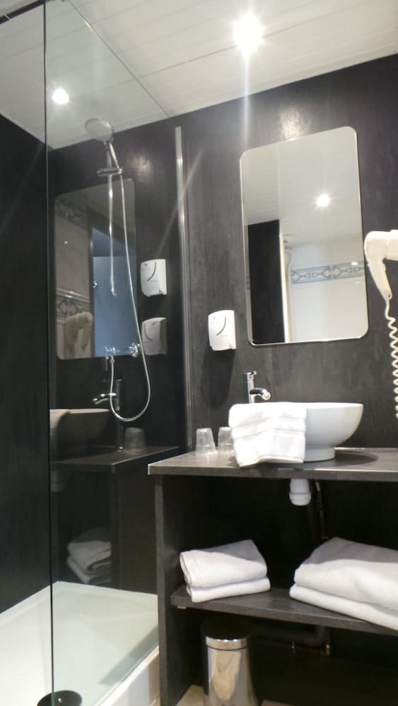 Standard Twin Room photo 3