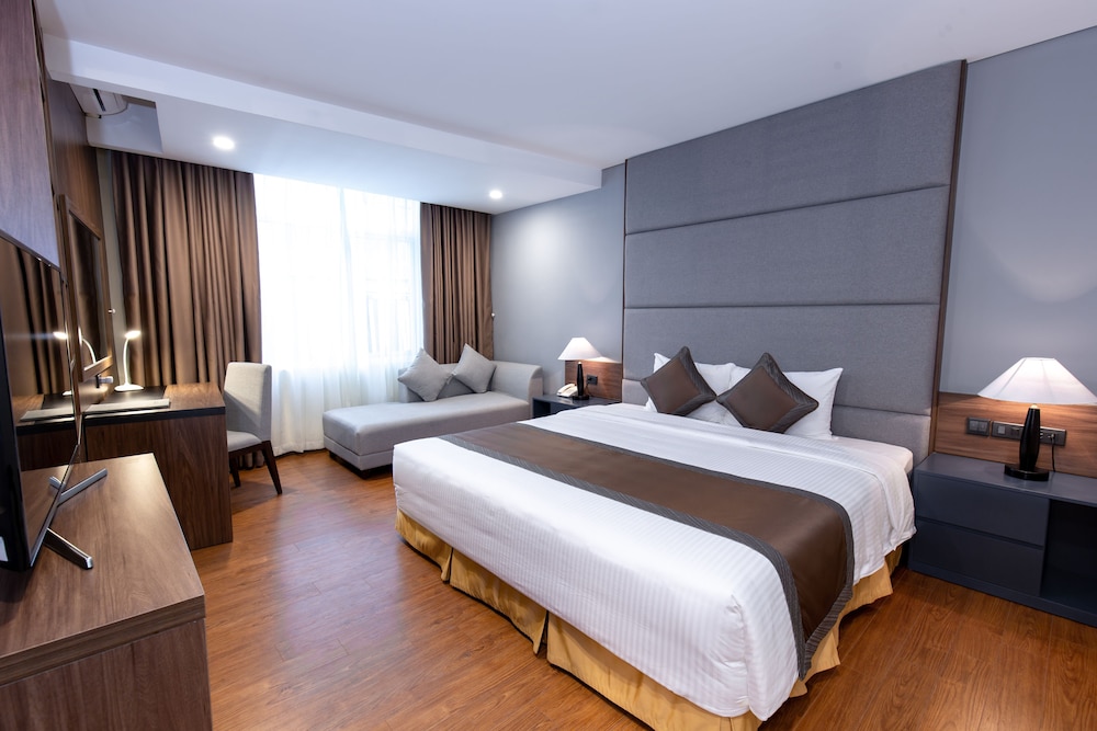 Executive Suite photo 2