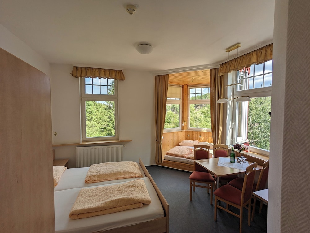 Basic Quadruple Room photo 1
