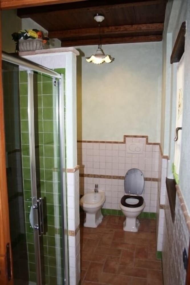 Traditional Apartment, Valley View photo 3