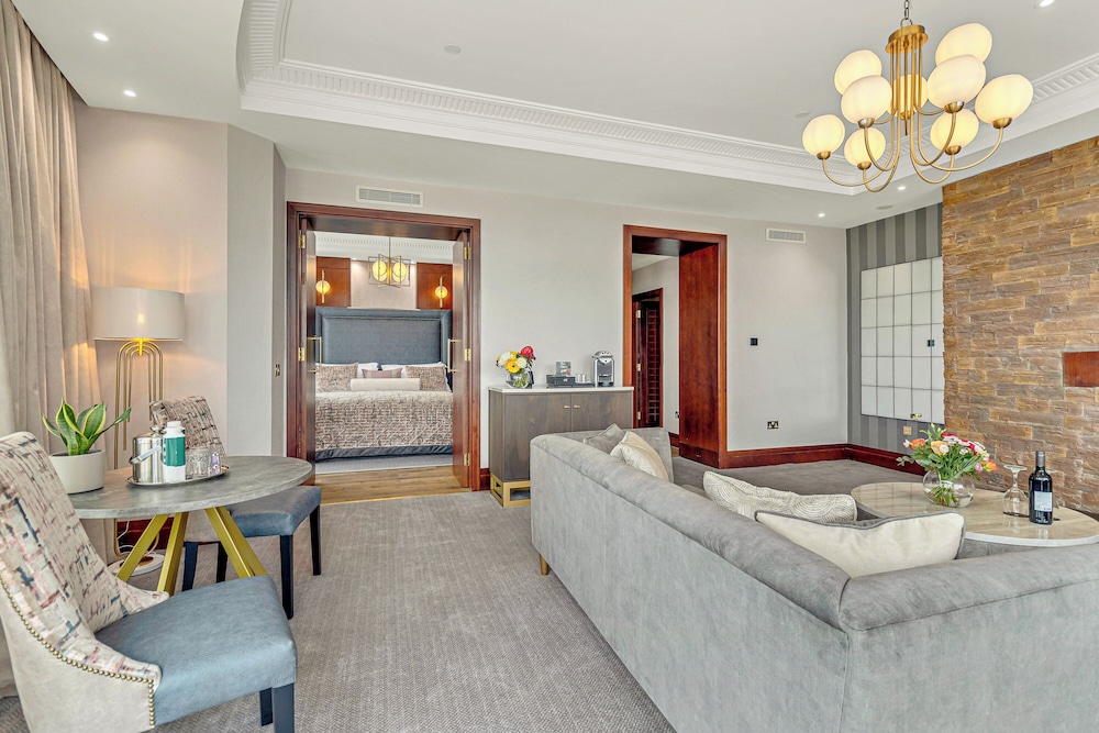 Luxury Suite photo 3