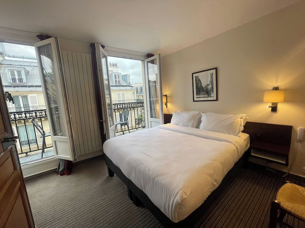 Hotel College De France bedroom photo
