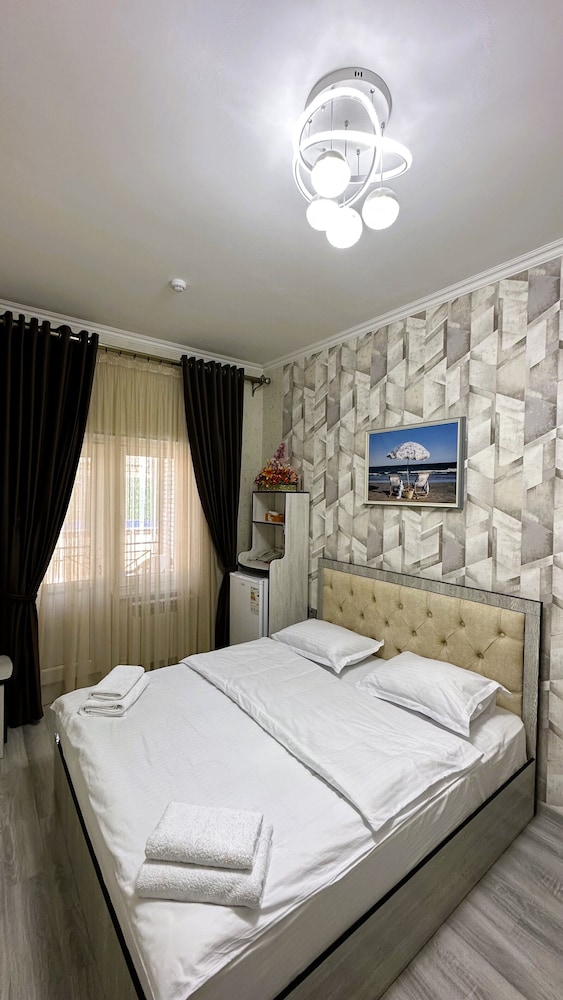 Standard Double or Twin Room, Pool View photo 2
