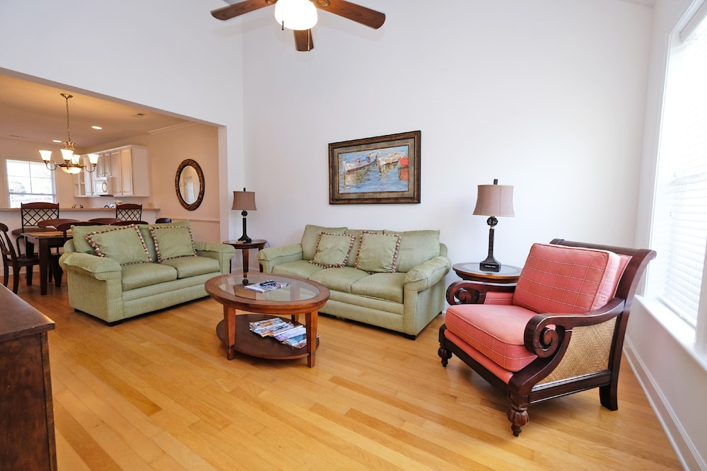 3 Bedroom Townhome photo 1