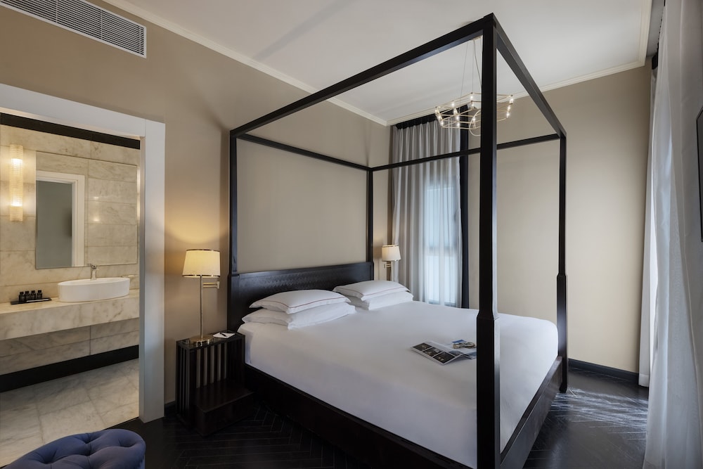 Double Room with Spa Bath photo 3
