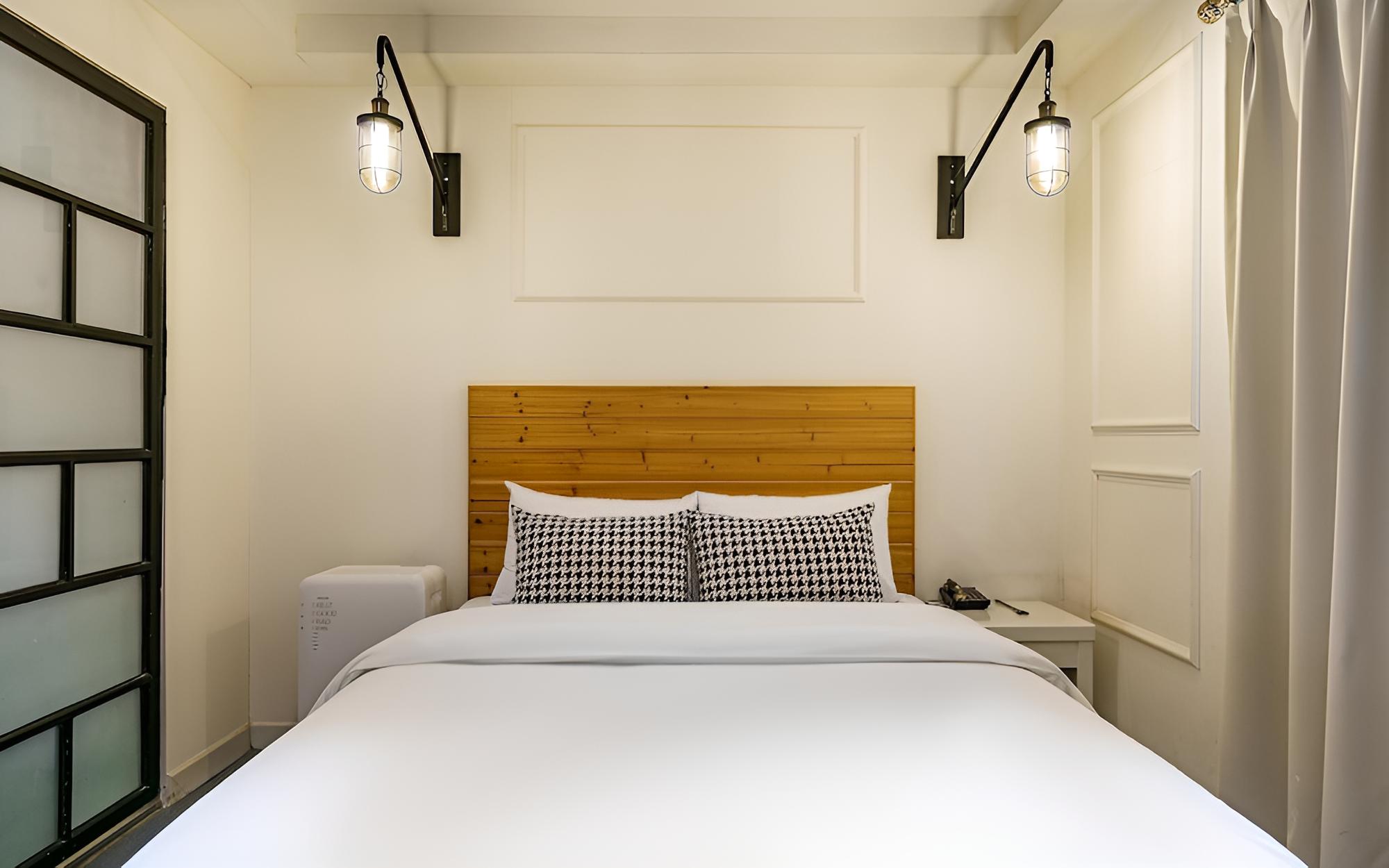 Room (Grand Suite (70-inch TV Spa or Nespre) - Photo 3