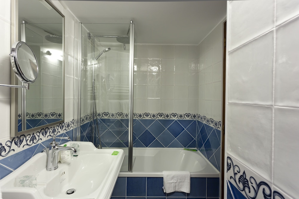 Triple Room - Annex Building in the village - Accessible by many stairs - Photo 4