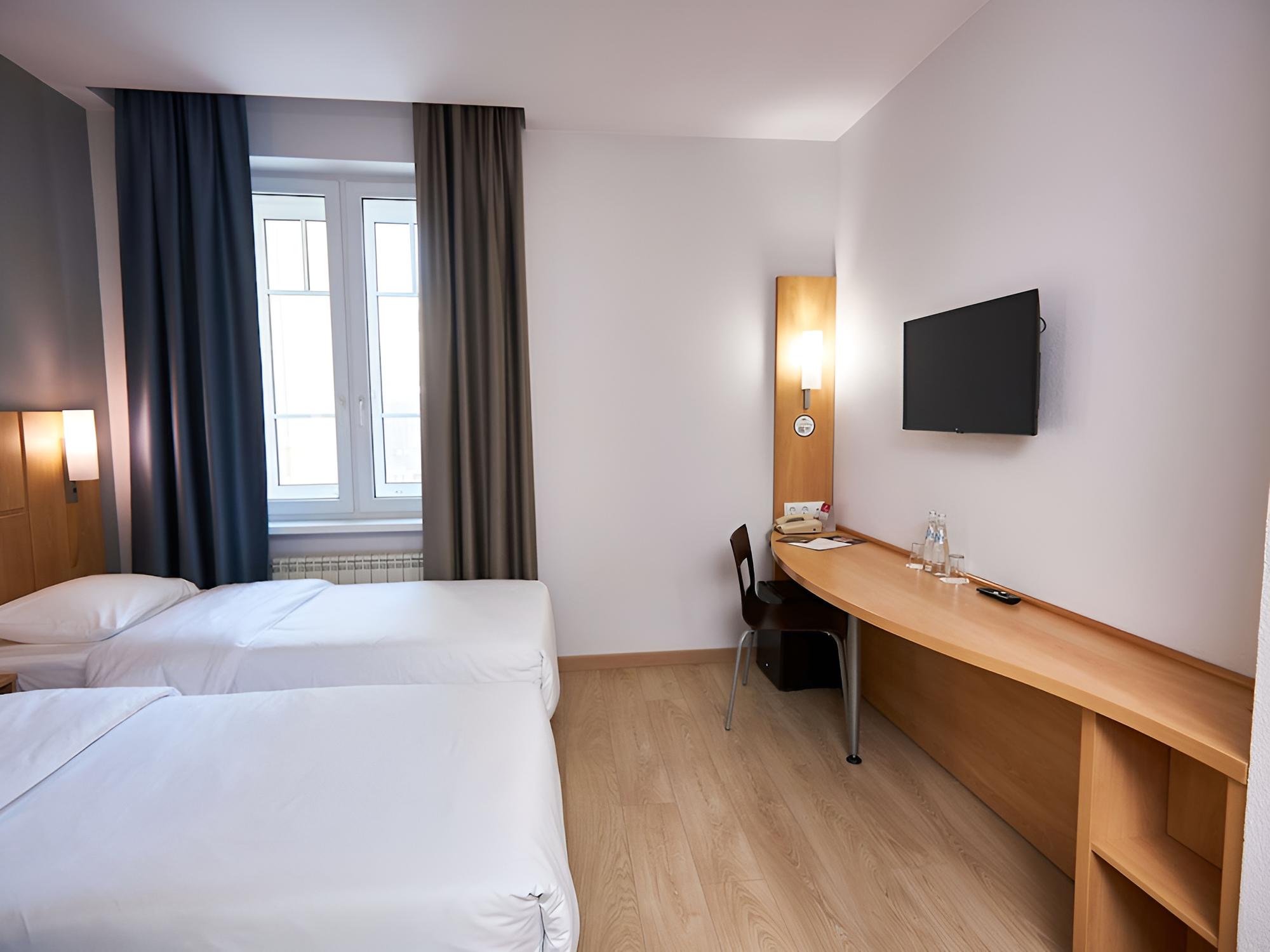 Standard Room, 2 Twin Beds photo 1