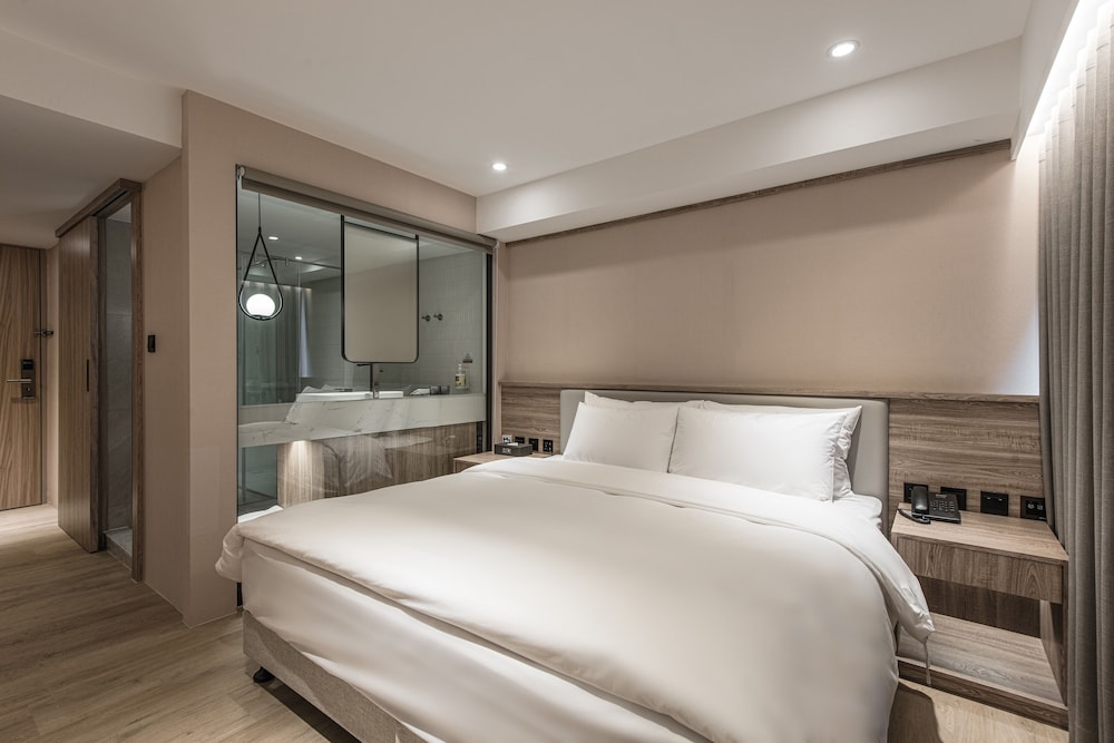Queen Room - Photo 14