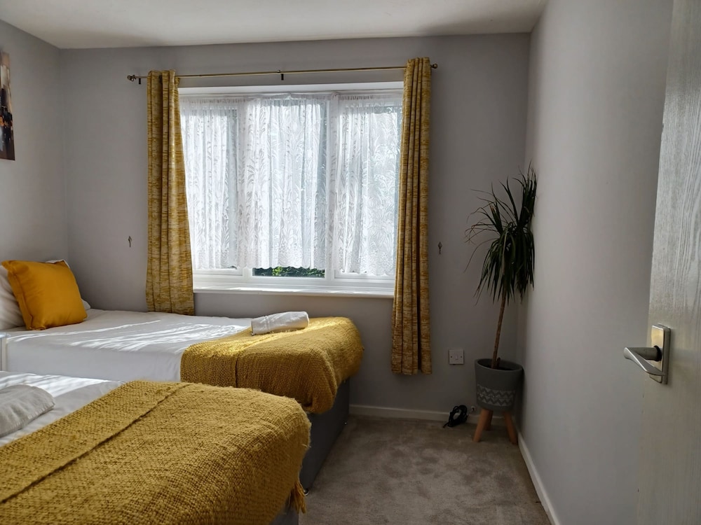 Basic Apartment photo 2