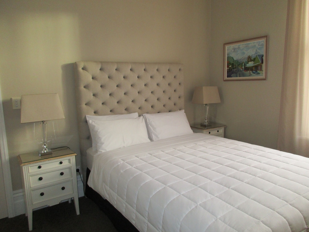 Valmai Villa Room 7