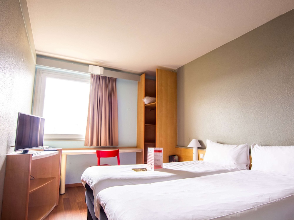 Standard Room, 2 Twin Beds - Photo 1