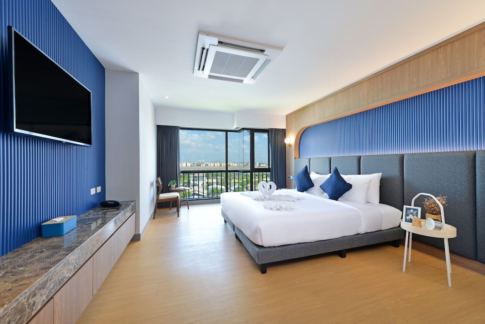 Executive Room - Photo 1