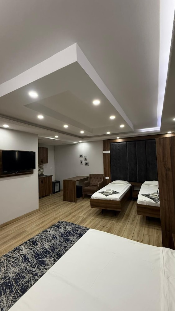 Family Room photo 1