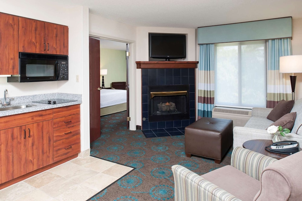 Suite, 1 King Bed, Non Smoking, Fireplace photo 1