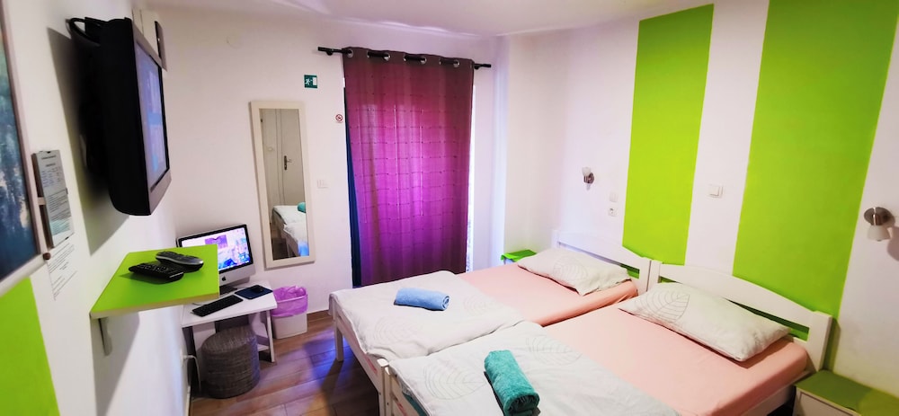 Apartment, 2 Bedrooms, Non Smoking, Private Bathroom - Photo 3