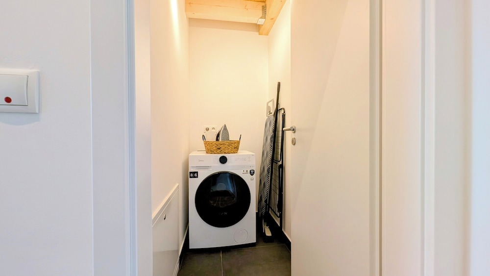Luxury Suite, 1 Bedroom, Balcony, City View photo 3