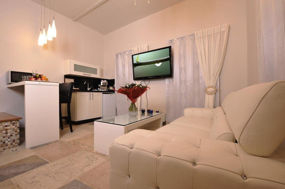 Comfort Apartment photo 2