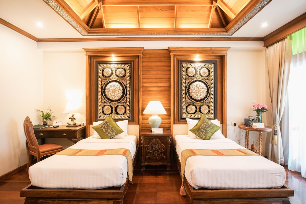Luxury Twin Bed with spa bath