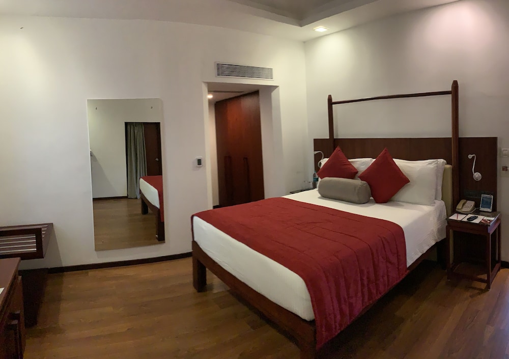 Deluxe Sea View Room Queen Bed photo 1