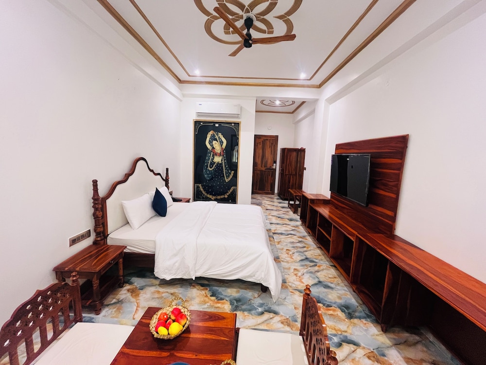 Classic Double Room