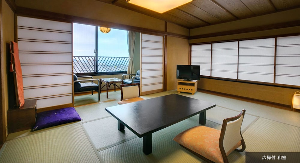 Japanese Style Room with Private Toilet, 10 Tatami-mats, Smoking photo 3