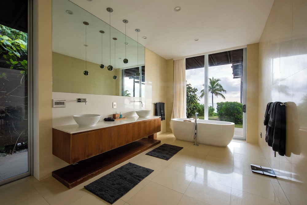 Villa photo 2