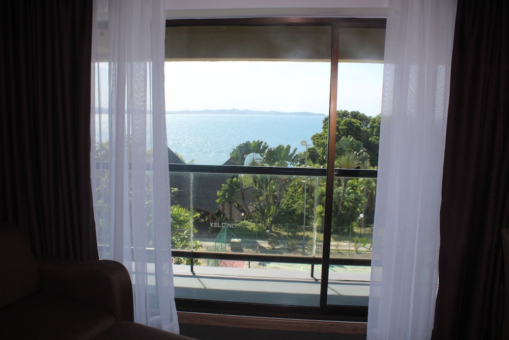 Deluxe Room - Photo 6