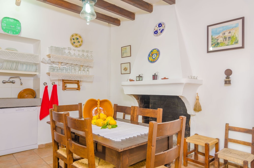 Villa photo 3