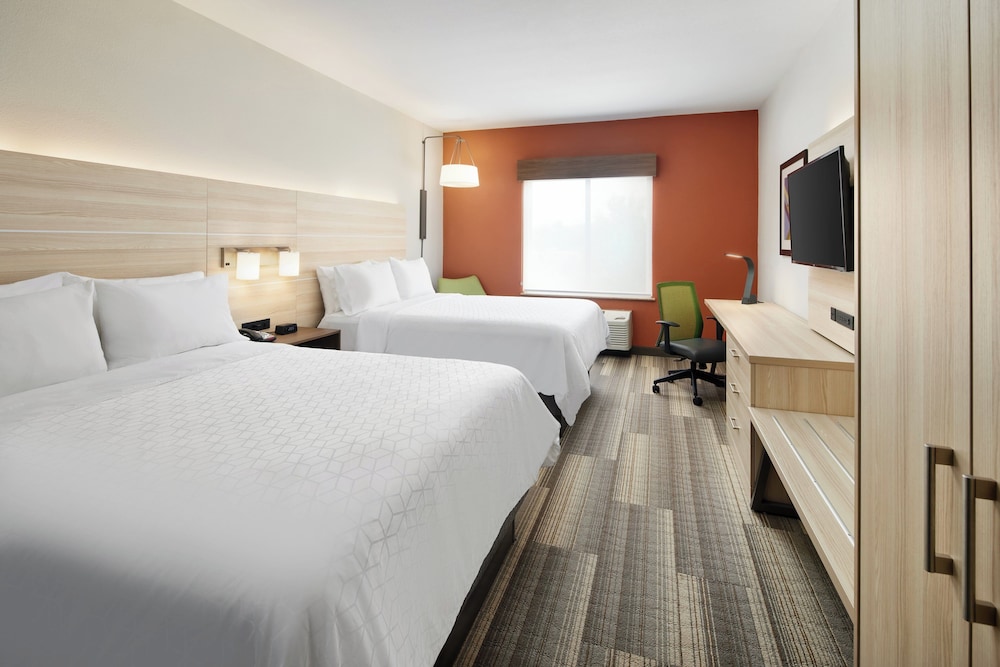 Suite, 2 Double Beds, Accessible (Addnl Living Area, Comm Access) - Photo 2