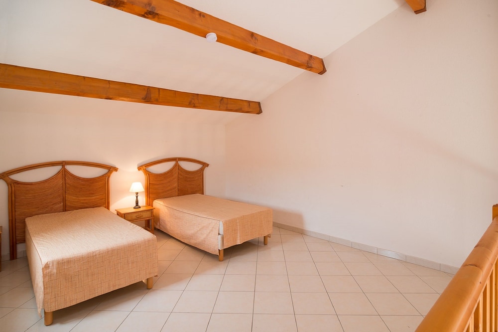 Apartment (2 pièces cabine mezzanine 8 personnes)