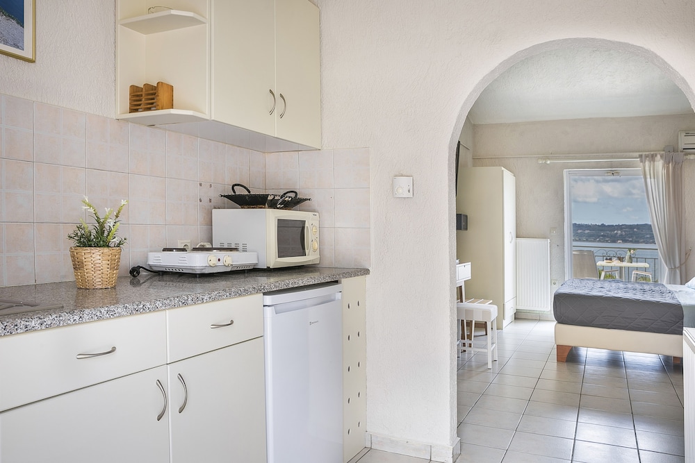 Standard Studio, Sea View (for 3) photo 3