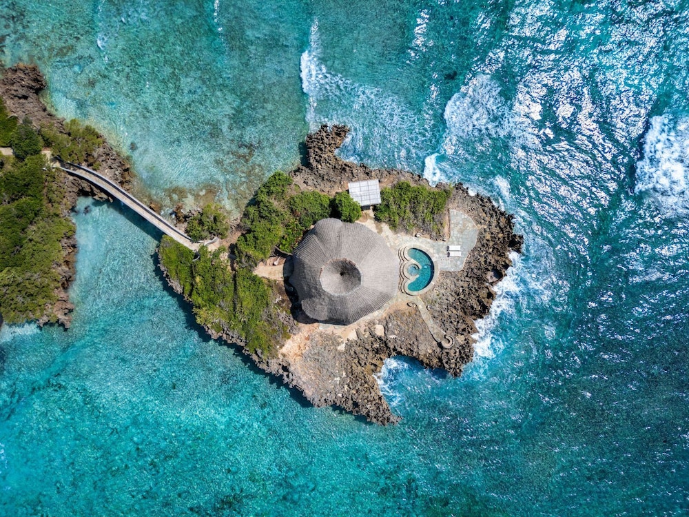Suite on the Rocks thumbnail 5